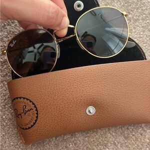 Circle Ray Bans 53 mm (the larger ones)